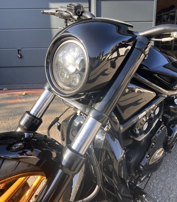 Harley Davidson© Daymaker LED Scheinwerfer 5.75" schwarz für Nightrod EWG Zulassung